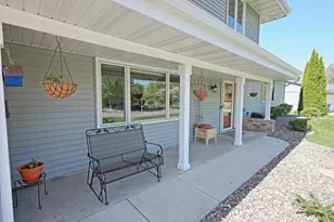 716 Eldridge Ave E, Maplewood, MN 55117 - Photo 4