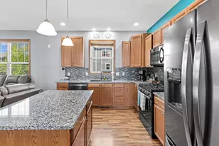1802 Colonial Ln, Chanhassen, MN 55317 - Photo 2