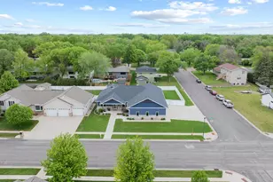 600 Elizabeth St, Marshall, MN 56258 - Photo 2