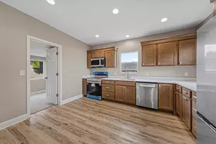 515 Benzel Ave SW, Madelia, MN 56062 - Photo 6