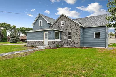 515 Benzel Avenue SW, Madelia, MN 56062 - Photo 1