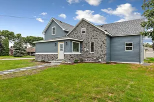 515 Benzel Ave SW, Madelia, MN 56062 - Photo 1