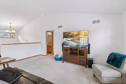 909 Basenji Curve, Shakopee, MN 55379 - Photo 6