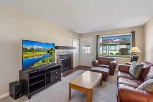 8646 S Maplebrook Cir, Brooklyn Park, MN 55445 - Photo 6
