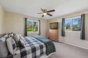 8646 S Maplebrook Cir, Brooklyn Park, MN 55445 - Photo 10