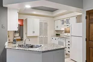 518 Lovell Ave, Roseville, MN 55113 - Photo 2