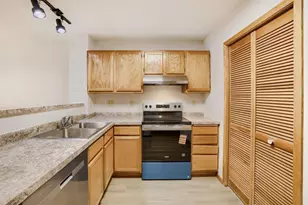 2225 Ranchview Ln N, Plymouth, MN 55447 - Photo 10