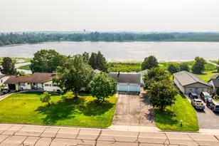 202 Lomond Dr NW, Bagley, MN 56621 - Photo 2