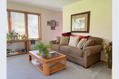 317 Union Avenue N, Fergus Falls, MN 56537 - Photo 6