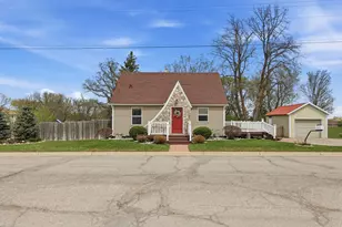 224 Elm St W, Detroit Lakes, MN 56501 - Photo 1