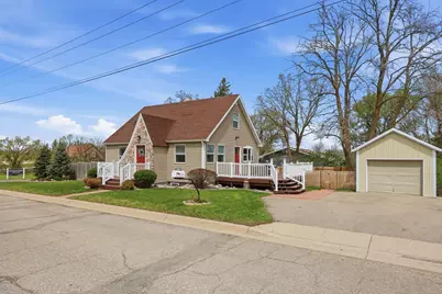 224 Elm Street W, Detroit Lakes, MN 56501 - Photo 2