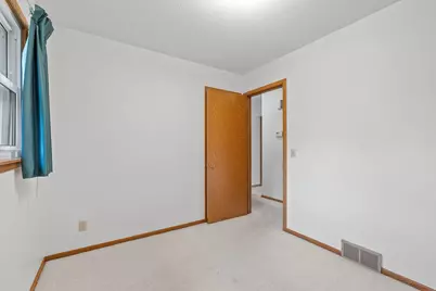 310 Lanewood Lane N, Plymouth, MN 55447 - Photo 20