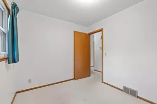 310 Lanewood Ln N, Plymouth, MN 55447 - Photo 20