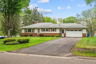310 Lanewood Ln N, Plymouth, MN 55447 - Photo 2