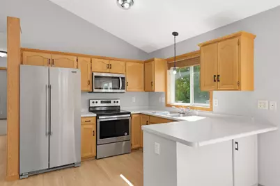 936 S Cedar Street, Belle Plaine, MN 56011 - Photo 6