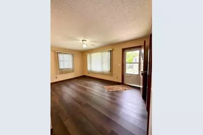 206 Elm Avenue SE, Montgomery, MN 56069 - Photo 4