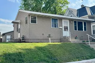 206 Elm Ave SE, Montgomery, MN 56069 - Photo 2