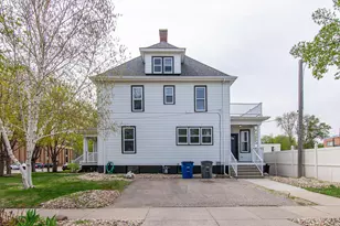 203 7th St S, Moorhead, MN 56560 - Photo 6