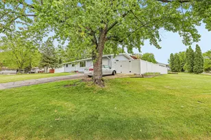 6847 8th St Ln N, Oakdale, MN 55128 - Photo 2