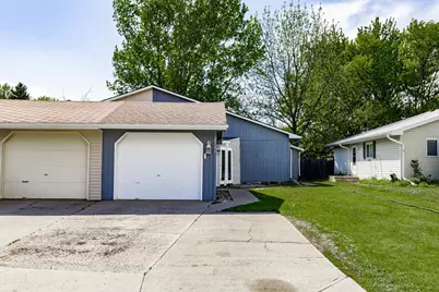 2321 Country Club Parkway, Moorhead, MN 56560 - Photo 2