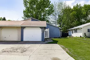 2321 Country Club Pkwy, Moorhead, MN 56560 - Photo 2