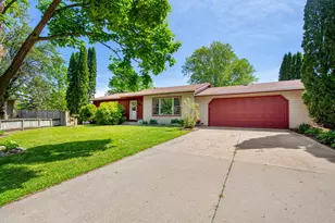 746 Caleta Pl, Owatonna, MN 55060 - Photo 4