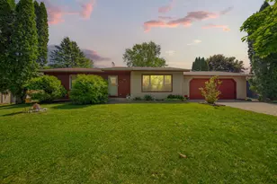 746 Caleta Pl, Owatonna, MN 55060 - Photo 2