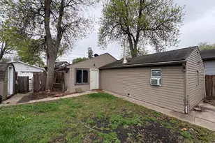 346 15th Ave S, Fargo,  58103 - Photo 2