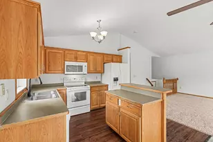 7385 385th St, North Branch, MN 55056 - Photo 8