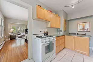 586 Ashland Ave, Saint Paul, MN 55102 - Photo 22