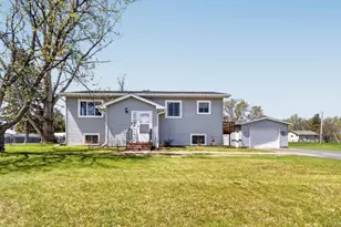 515 Columbus Ave, Cohasset, MN 55721 - Photo 1