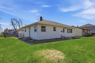1412 14th St N, Moorhead, MN 56560 - Photo 2