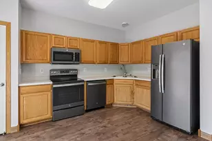 7944 Stratford Cir N, Shakopee, MN 55379 - Photo 10