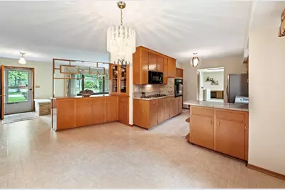 2924 Spring View Lane, Mounds View, MN 55112 - Photo 2