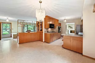 2924 Springview Ln, Mounds View, MN 55112 - Photo 2