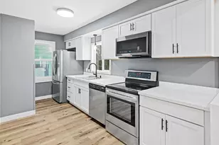 820 Point Douglas Rd S, Saint Paul, MN 55119 - Photo 10