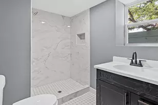 820 Point Douglas Rd S, Saint Paul, MN 55119 - Photo 18