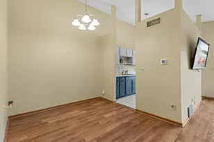 5189 Beachside Dr, Hopkins, MN 55343 - Photo 14