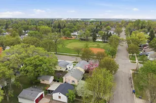 621 19th St N, Moorhead, MN 56560 - Photo 40