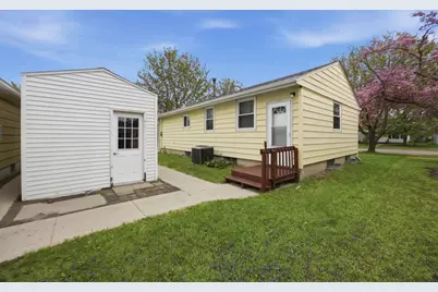 621 19th Street N, Moorhead, MN 56560 - Photo 32