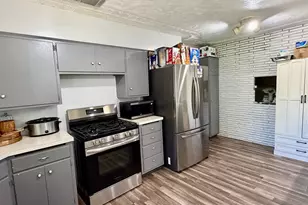 406 Olander St, Worthington, MN 56187 - Photo 8