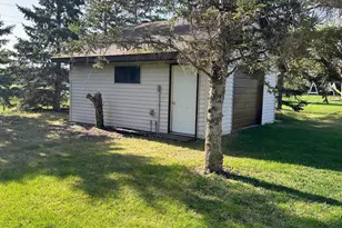 608 Pinetree Dr, Perham, MN 56573 - Photo 10