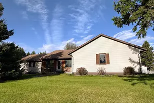 608 Pinetree Dr, Perham, MN 56573 - Photo 2
