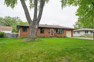 881 Pandora Dr NE, Fridley, MN 55432 - Photo 42
