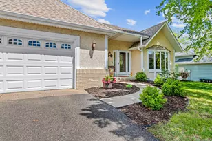 645 Lake Pine Dr, Shoreview, MN 55126 - Photo 2
