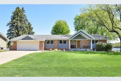 10756 Zieglers Drive N, Brooklyn Park, MN 55443 - Photo 2