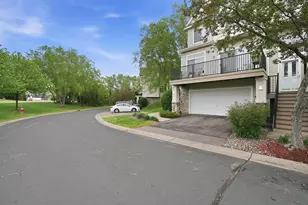 2111 Eagle Trace Ln, Woodbury, MN 55129 - Photo 4