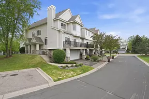 2111 Eagle Trace Ln, Woodbury, MN 55129 - Photo 2