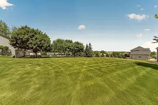 4852 Scenic View Dr SW, Rochester, MN 55902 - Photo 42