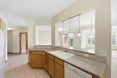 2550 38th Avenue NE #213, Saint Paul, MN 55421 - Photo 18